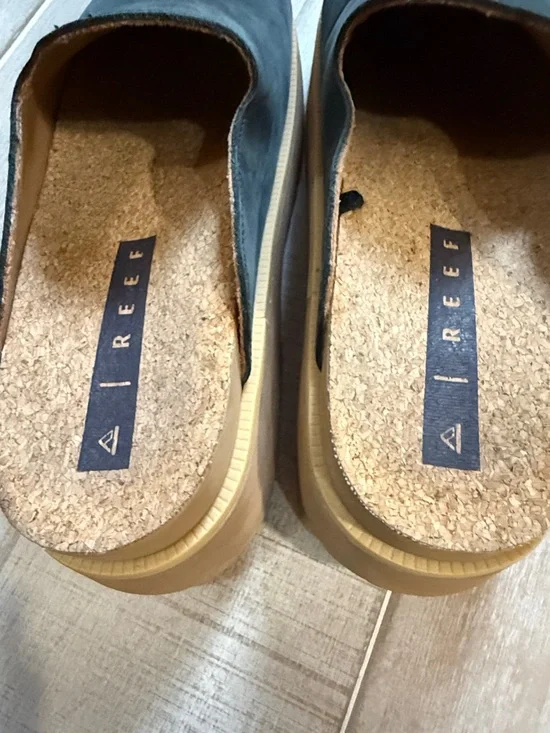 Reef Black and Tan Platform Mule Clogs - Picture 4 of 7